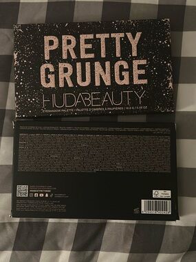 Huda Beauty Pretty Grunge Eyeshadow Palette BRAND NEW